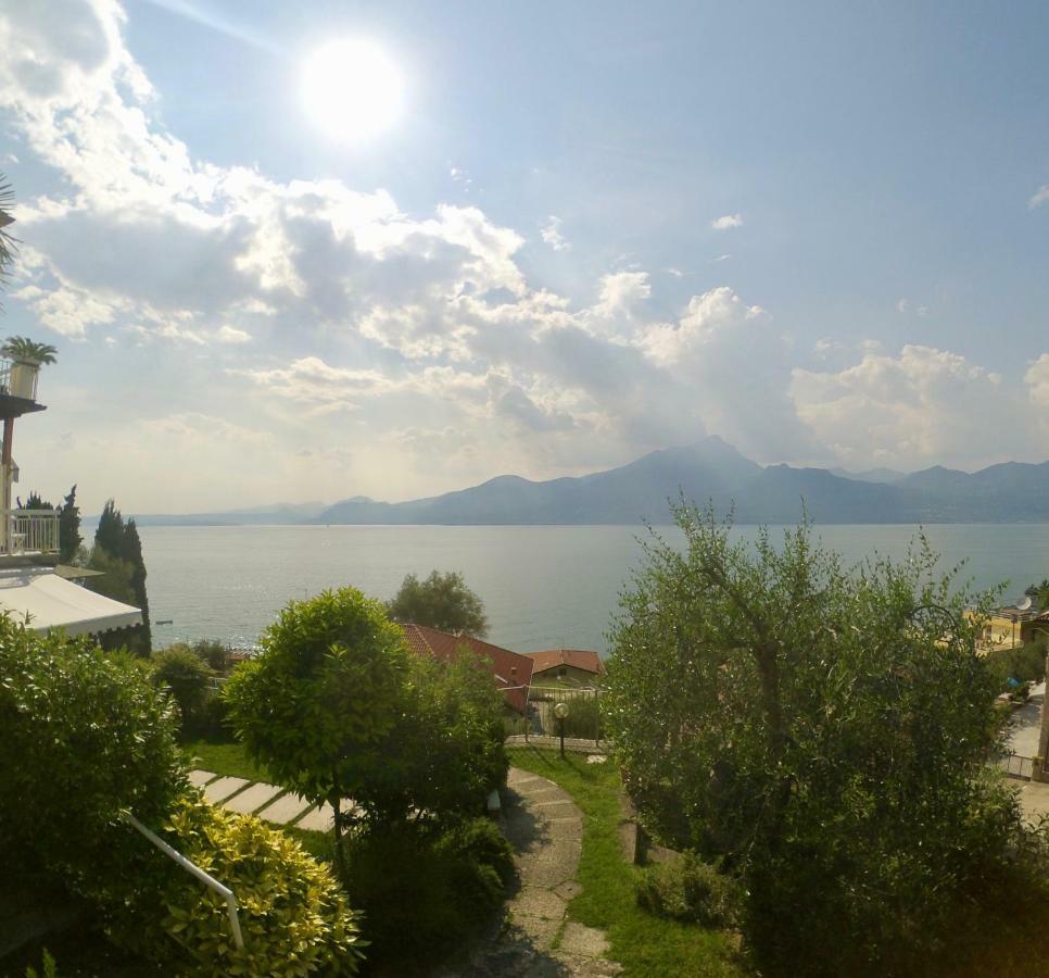 Residence La Mignon - Terrazza Torri Del Benaco Exteriér fotografie